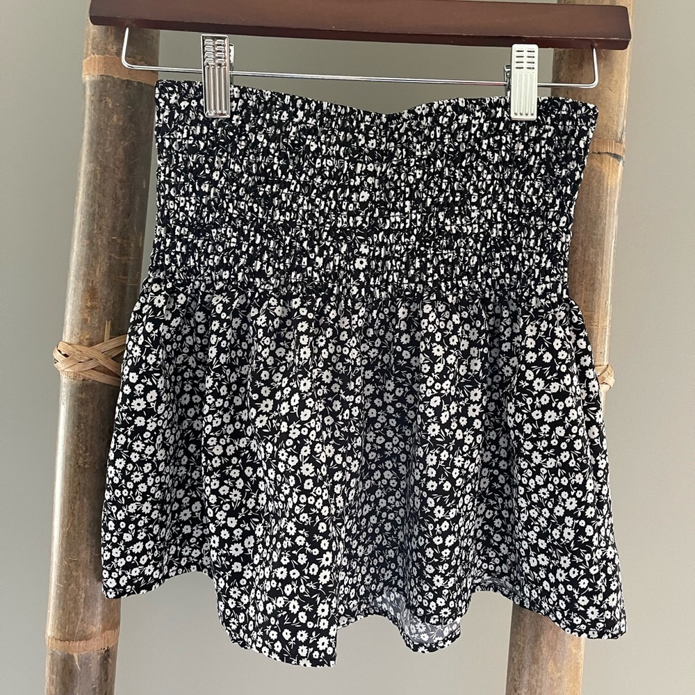 SHEIN Black and White Smocked Skort